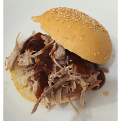 Pulled Chicken Bun with Chilli Sauce